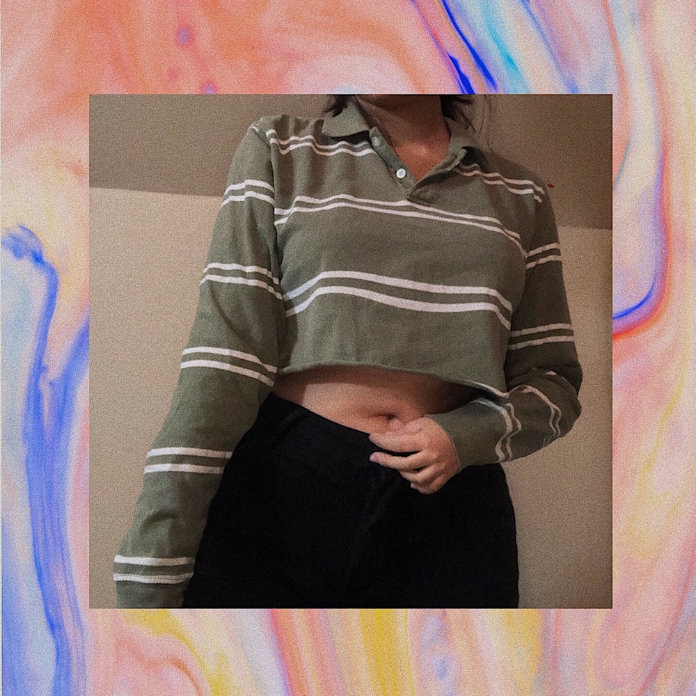 Cropped long sleeve shirt
